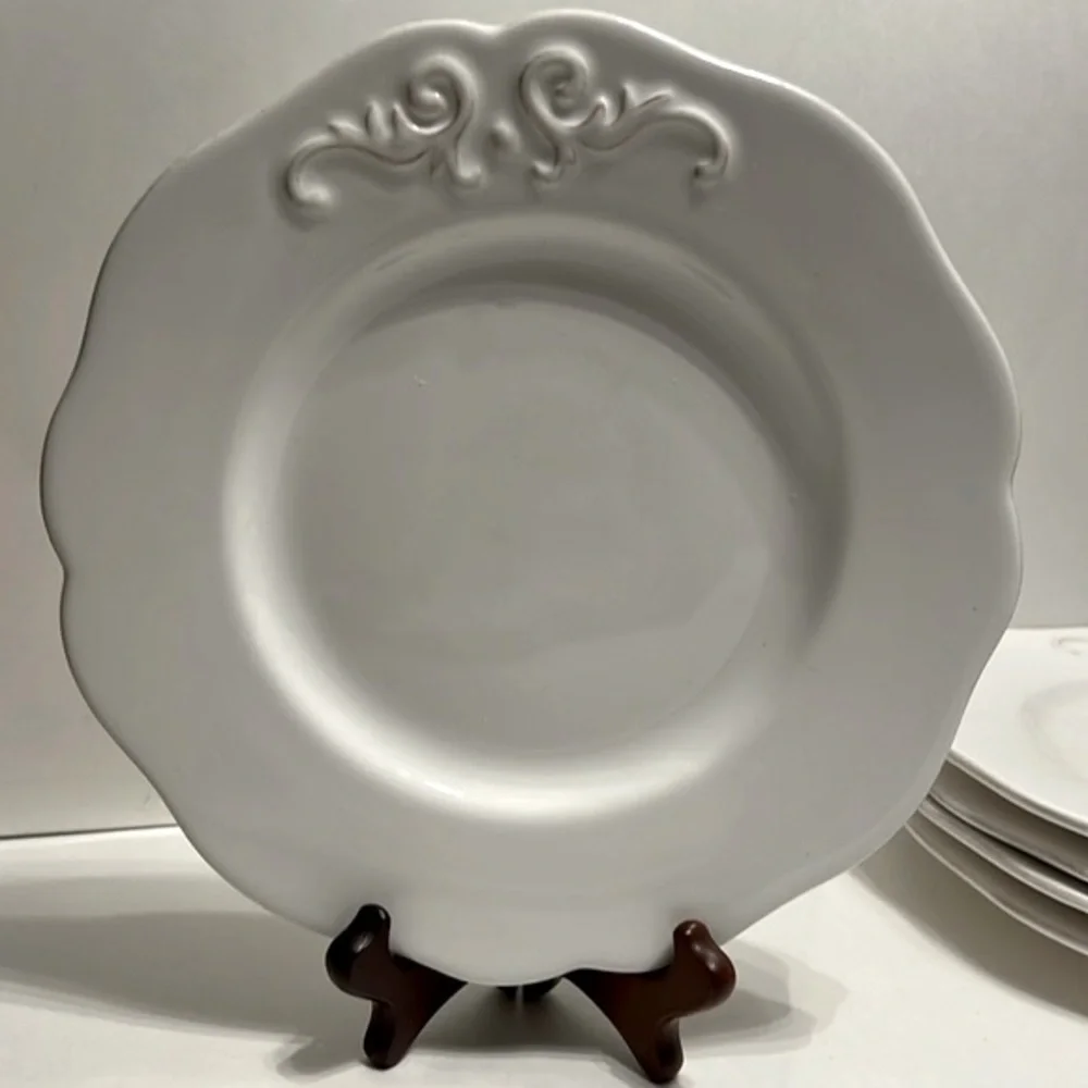 SUR LA TABLE 9” Plates. PORTUGAL